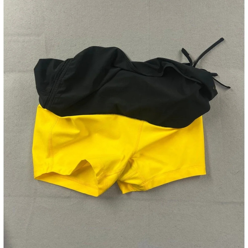 Nike Women’s LiveStrong Athletic Black Skort Medium